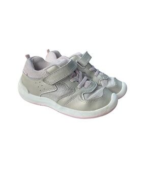 STRIDE RITE Winslow Sneaker Size: 8.5 Color: Champagne/Light Pink